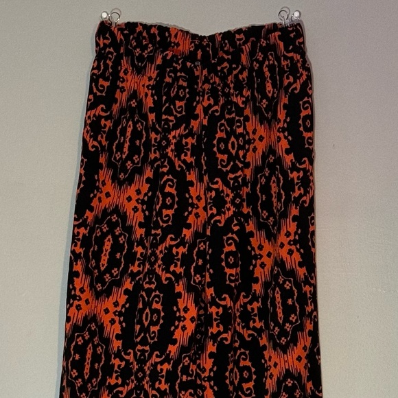 Bold red and black printed pants / trousers - Picture 2 of 8